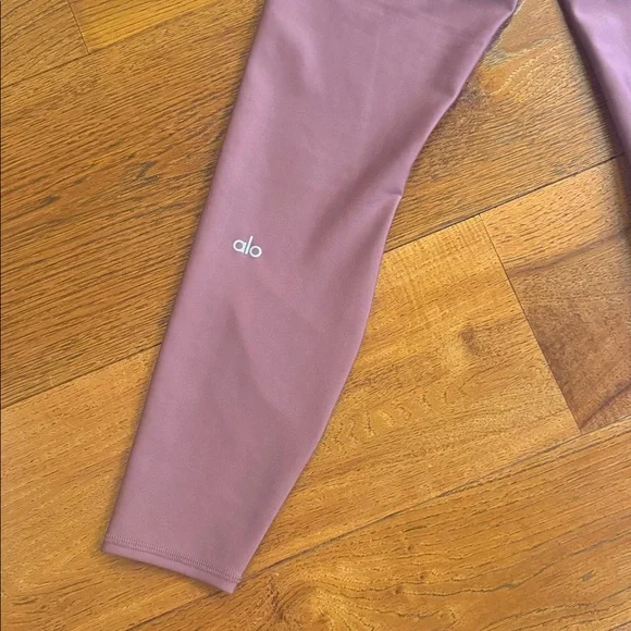 ALO Yoga 7/8 High Waist Air Lift Legging Soft Mulberry - Picture 8 of 13
